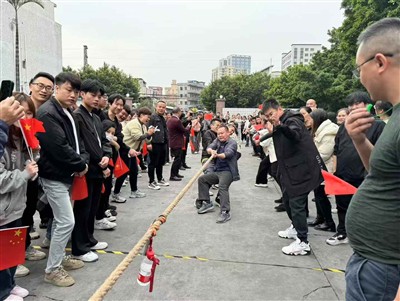 Компанията Lianfeng е домакин на влекач - от - военна конкуренция